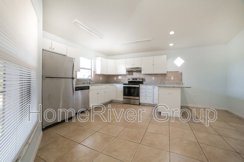 Building Photo - 544 Flamingo Dr