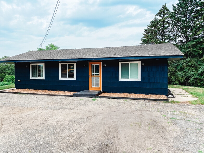 Exterior Front - 235 Hwy 55