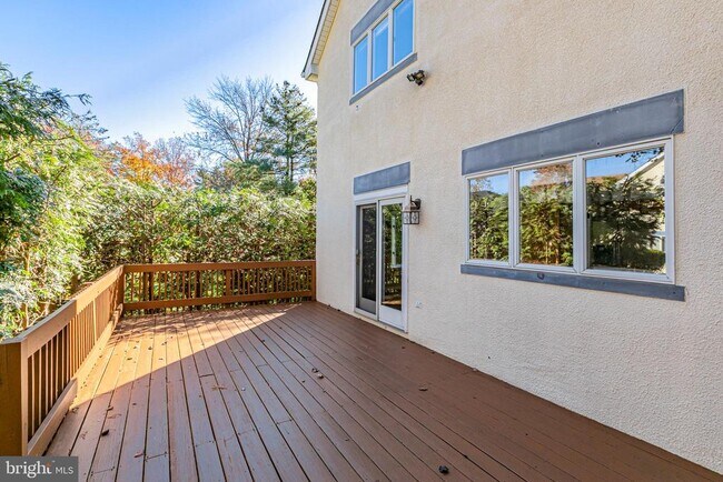 Building Photo - 11 Lexington Ct