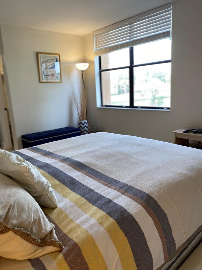 Building Photo - 955 Dotterel Rd