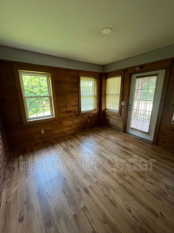 Building Photo - 54 Cottage Dr