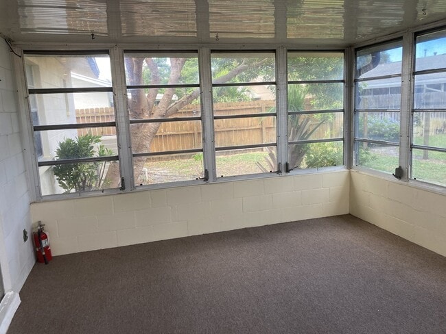 Building Photo - 2 Bed 2 Bath in Melbourne!