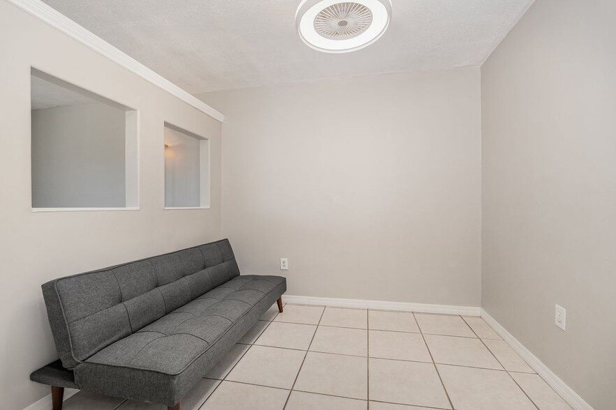 Building Photo - 390 W Cocoa Beach Causeway