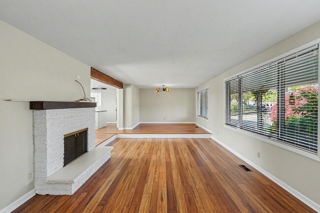 Building Photo - 4 bed, 2 bath single-level home in quiet West Salem neighborhood!