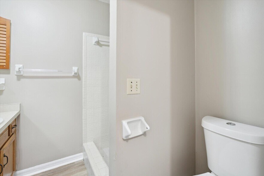 Building Photo - 511 SW 69th St