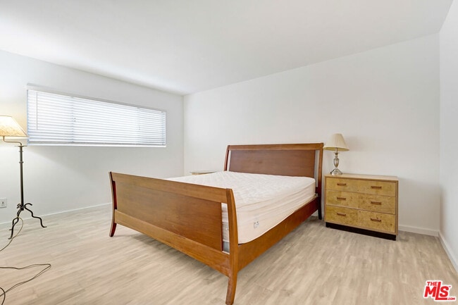 Building Photo - 16169 Sunset Blvd