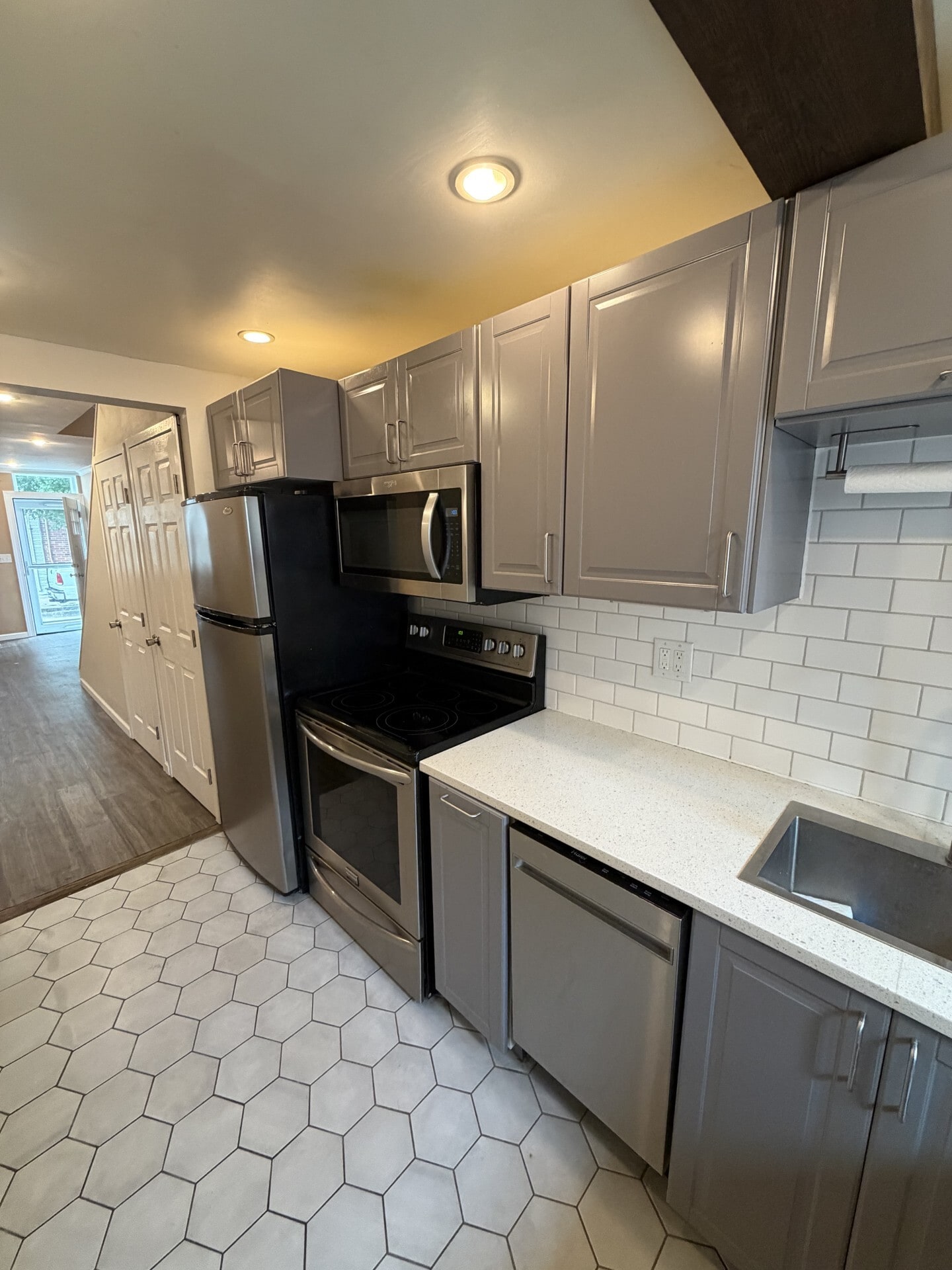 kitchen - 2230 Ritter St