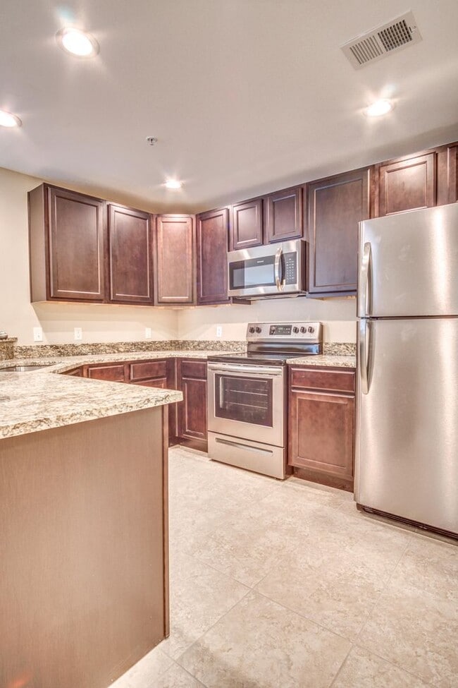 Building Photo - Beautiful One Bedroom Apartment in Fort Walton Beach!