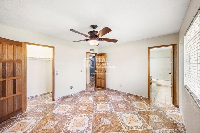 Building Photo - 16653 Mallory Dr