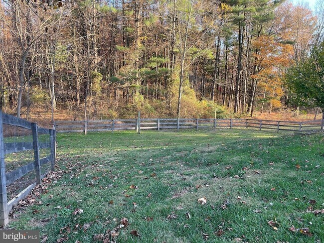 Building Photo - 6270 Davis Rd