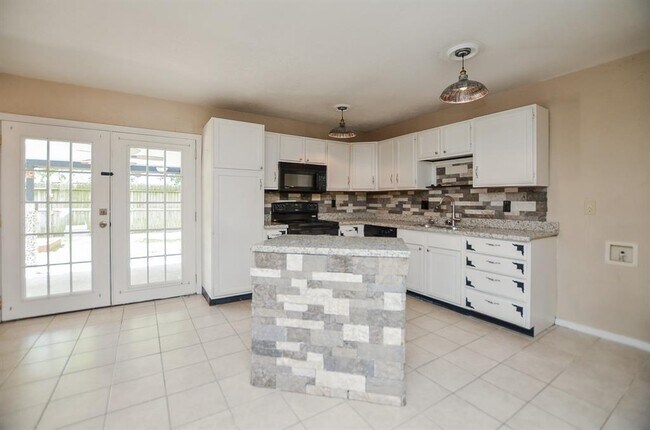 Building Photo - 17323 Glenpatti Dr