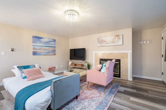 Building Photo - 3202 15th Ave W