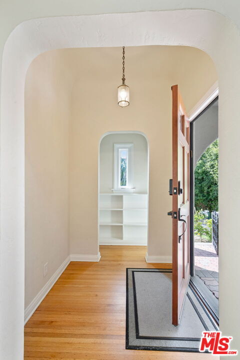 Building Photo - 2148 Prosser Ave