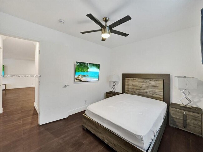 Building Photo - 5 bedroom in Hollywood FL 33021