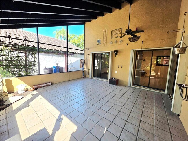 Building Photo - 2320 Dover