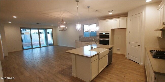 Building Photo - 9838 E Sunspot Dr