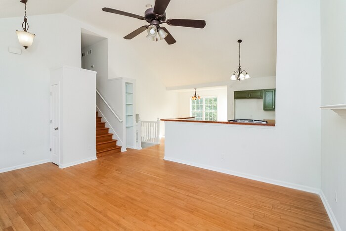 Building Photo - 305 Brook Ct