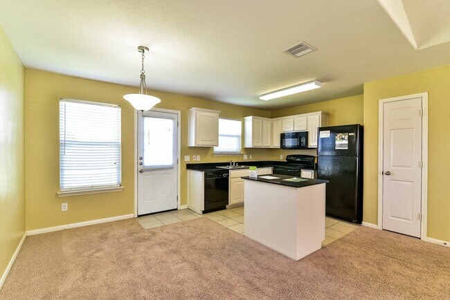 Building Photo - 4002 Hollow Cove Ln