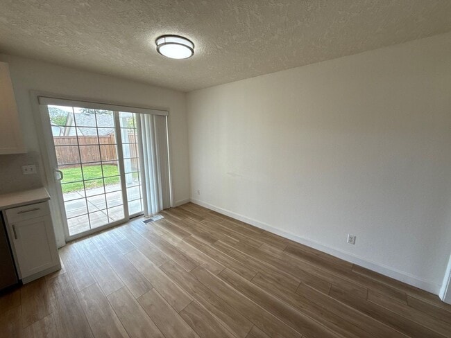 Building Photo - 5512 Murray St SE