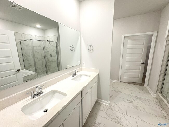 Building Photo - 207 Osceola Cir