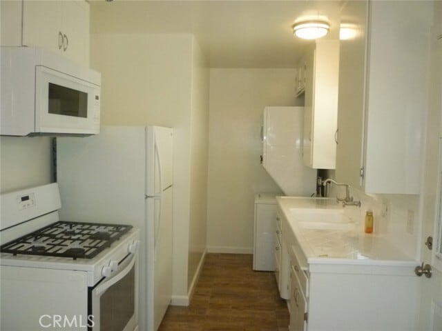 Building Photo - 712 Sartori Ave