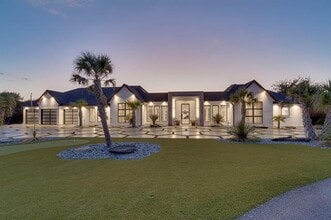 Building Photo - 10039 Crestridge Dr