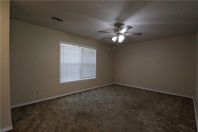 Building Photo - 3675 Mayes Ave