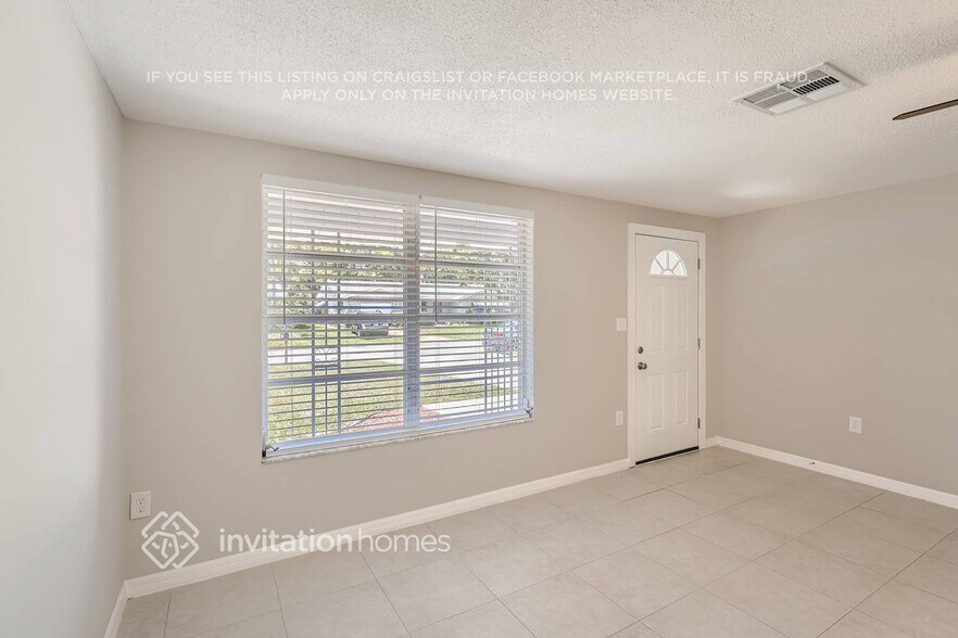 Building Photo - 7530 Rosewood Dr