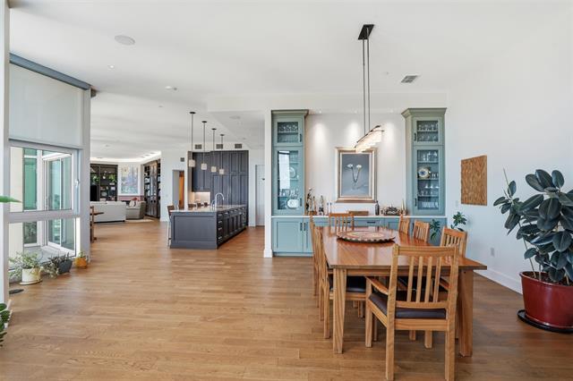 Building Photo - 500 Throckmorton St