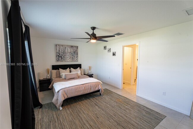 Building Photo - 6172 NW Sweetwood Dr