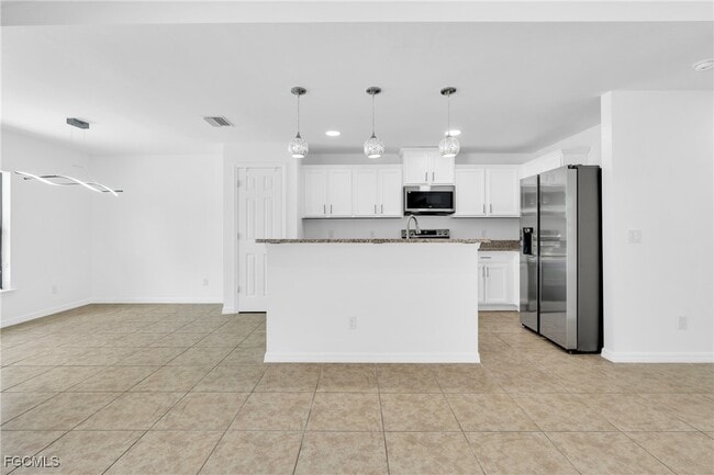 Building Photo - 1601 SW 12th Terrace