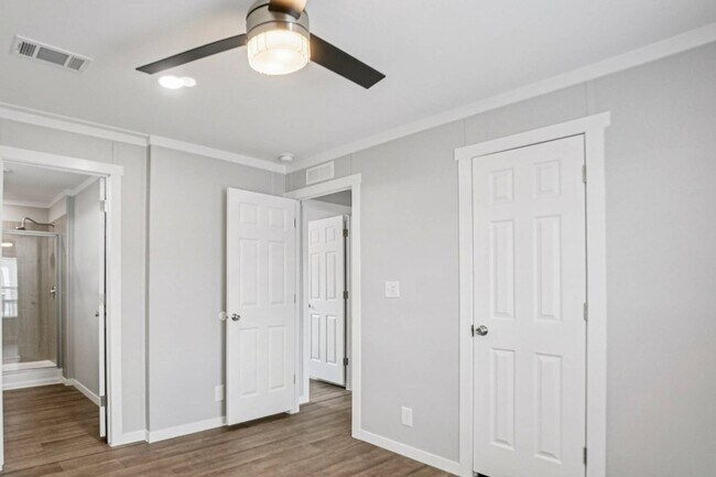 Building Photo - 1609 American Dr