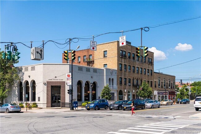 Building Photo - 14 N Chatsworth Ave