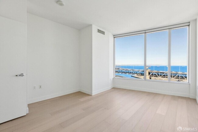 Building Photo - 338 Spear St