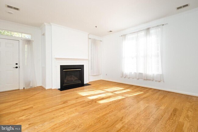 Building Photo - 8975 Harrover Pl