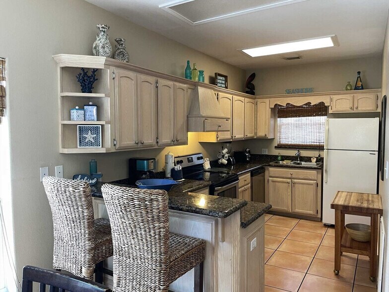 Building Photo - 126 Pike St