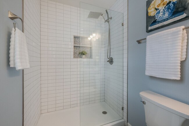 Building Photo - Charming Orchard Acres Home