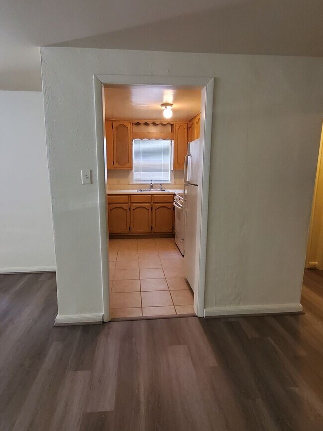 Building Photo - REV5214#A-EA