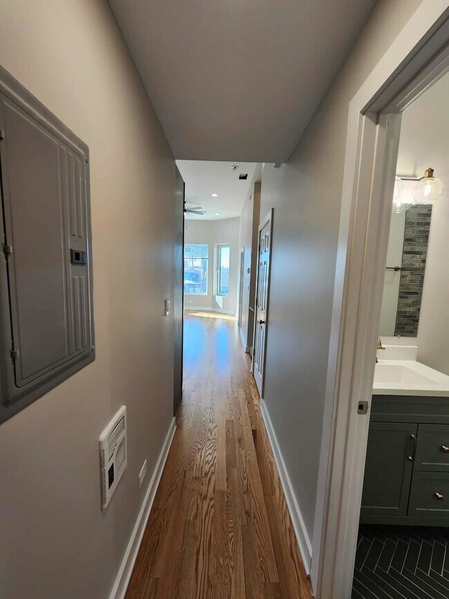 Building Photo - 6321 S Eberhart Ave