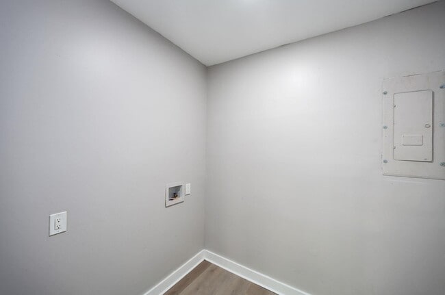 Building Photo - 90 Shaw Ln