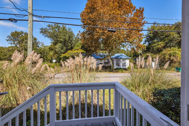 Building Photo - 171 Paradise Ave