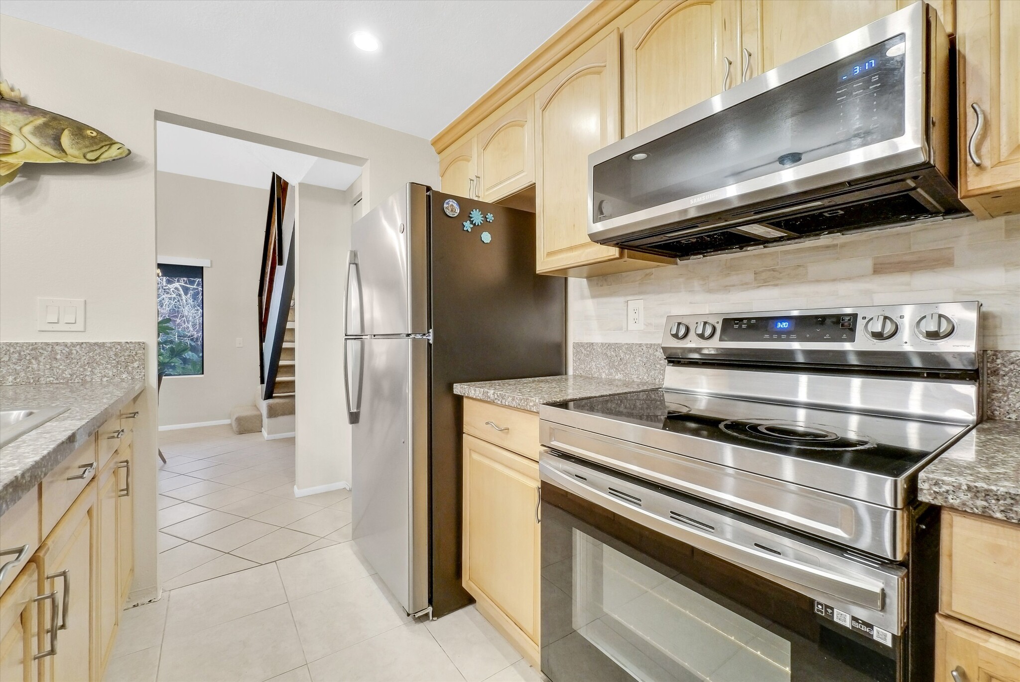 Building Photo - 388 S Prospectors Rd