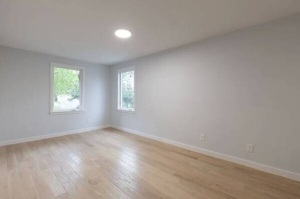 Building Photo - 10 Belmont St