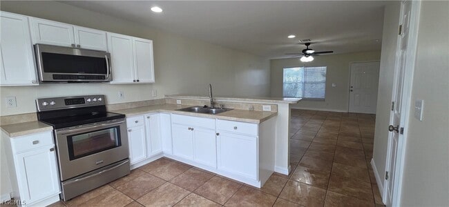 Building Photo - 1415 NE 8th Terrace