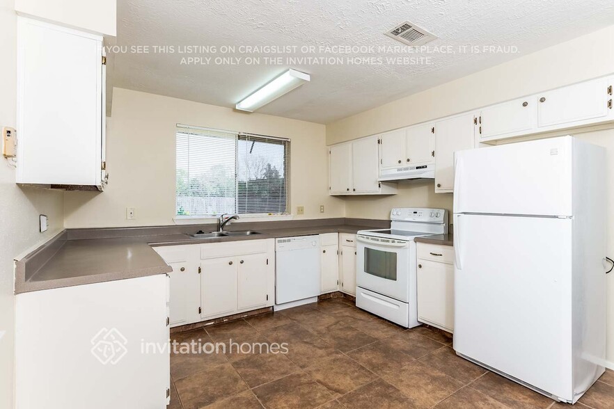 Building Photo - 1711 Millbury Dr