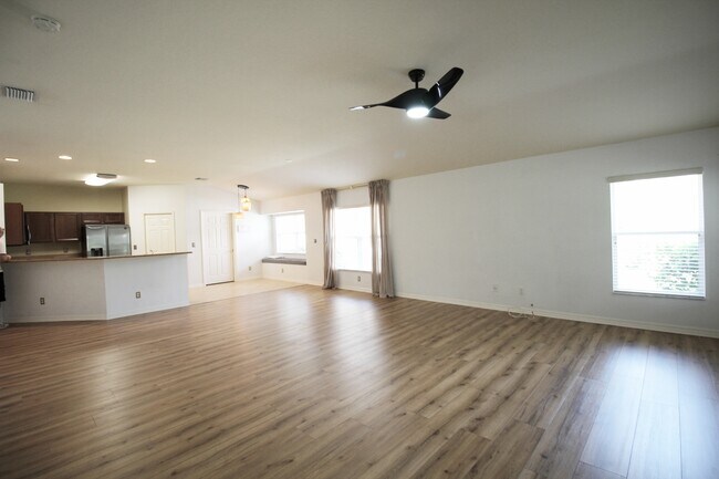 Building Photo - 6428 Waverly Green Way