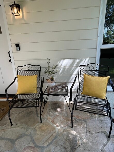 Welcoming front porch - 903 Timothy Ln