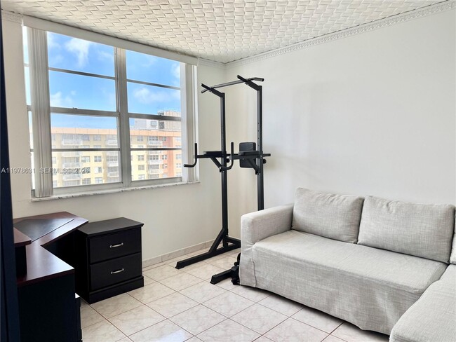 Building Photo - 250 174th St