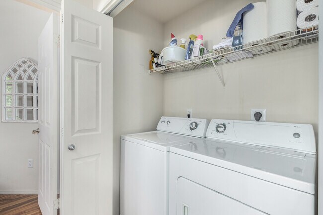 Full Sized Washer & Dryer in Unit - 5335 E Shea Blvd