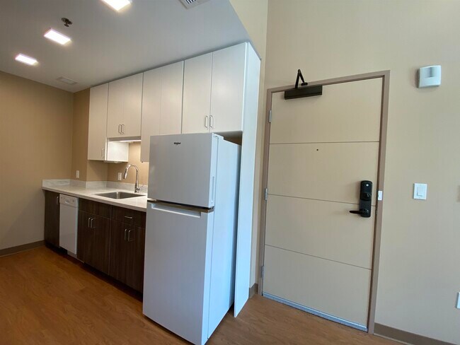 Building Photo - 83 Hanover St